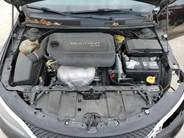 Photo 11 from auction – 2017 CHRYSLER 200 LIMITE with VIN 1C3CCCAB3HN502199