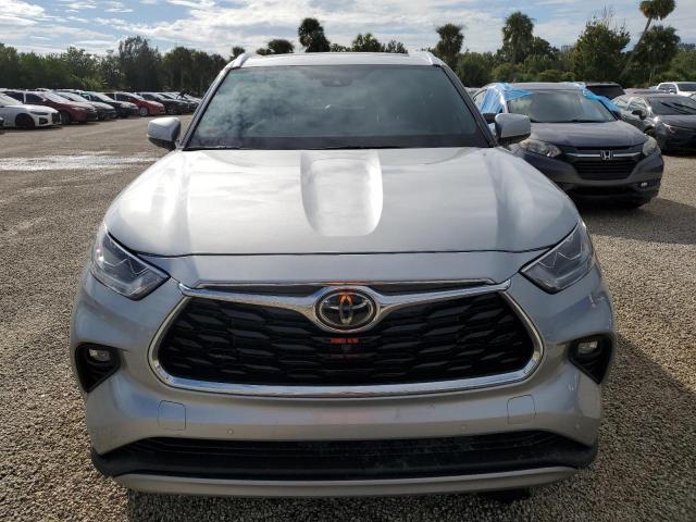 Photo 5 from auction – 2021 TOYOTA HIGHLANDER with VIN 5TDFZRAHXMS071931
