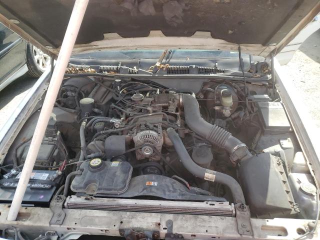 Photo 11 from auction – 2001 MERCURY GRAND MARQ with VIN 2MEFM74W01X654391