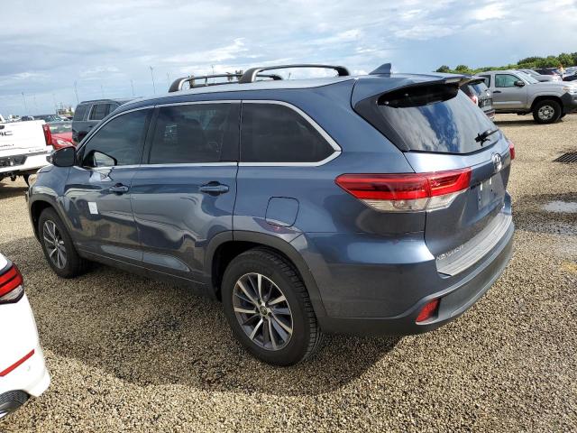 Photo 2 from auction – 2018 TOYOTA HIGHLANDER with VIN 5TDKZRFH6JS239289