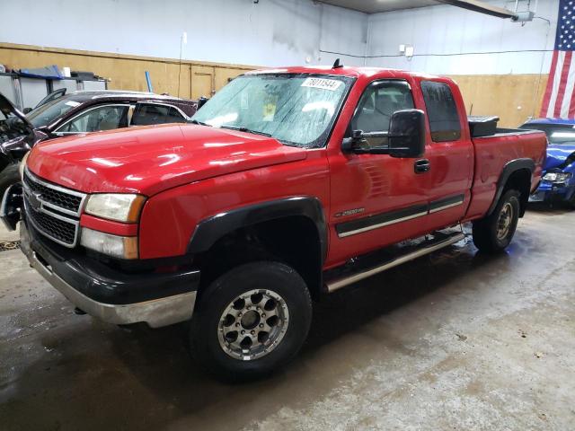 CHEVROLET SILVERADO 2006 with VIN 1GCHK29U16E103017 - Photo from auction