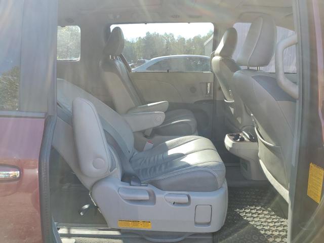 Photo 11 from auction – 2013 TOYOTA SIENNA XLE with VIN 5TDDK3DC6DS068419