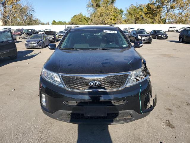 Photo 5 from auction – 2015 KIA SORENTO LX with VIN 5XYKT4A66FG647130