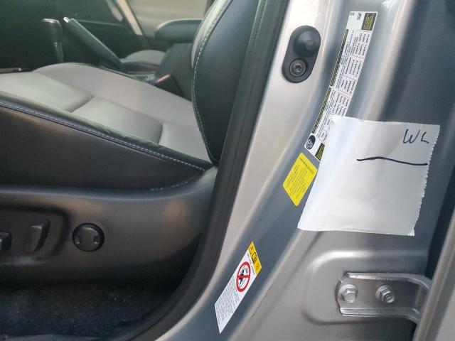 Photo 13 from auction – 2017 TOYOTA RAV4 LIMIT with VIN 2T3YFREV5HW322697