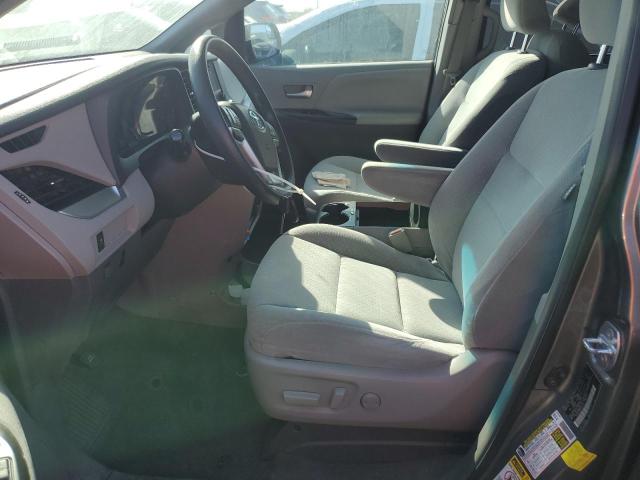 Photo 7 from auction – 2017 TOYOTA SIENNA LE with VIN 5TDKZ3DC9HS887417