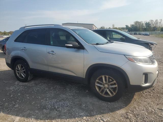 Photo 4 from auction – 2014 KIA SORENTO LX with VIN 5XYKT3A69EG526150