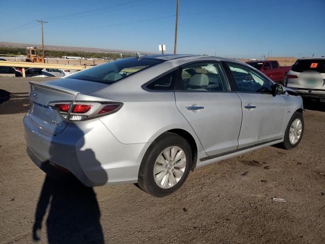 Photo 3 from auction – 2016 HYUNDAI SONATA HYB with VIN KMHE24L16GA011869