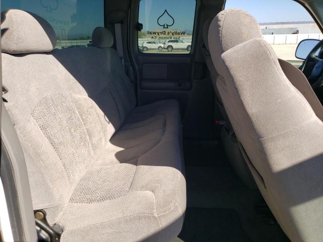 Photo 10 from auction – 2000 CHEVROLET 2500 with VIN 1GCFC29U4YE363127