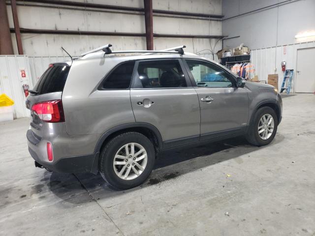 Photo 3 from auction – 2015 KIA SORENTO LX with VIN 5XYKTDA76FG553256