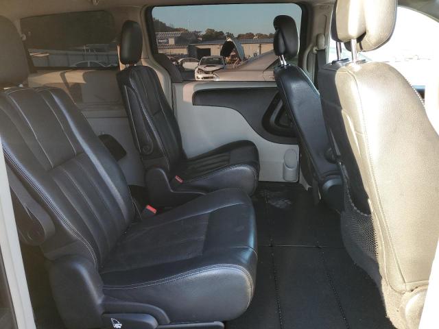 Photo 11 from auction – 2012 CHRYSLER TOWN & COU with VIN 2C4RC1BG2CR170692