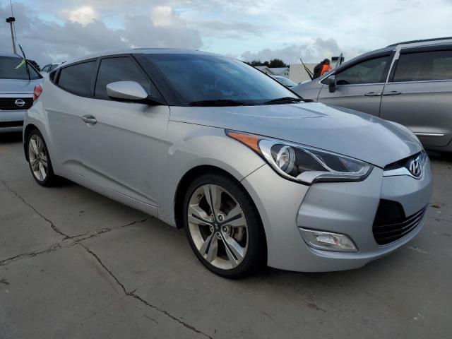 Photo 4 from auction – 2016 HYUNDAI VELOSTER with VIN KMHTC6AD3GU266488