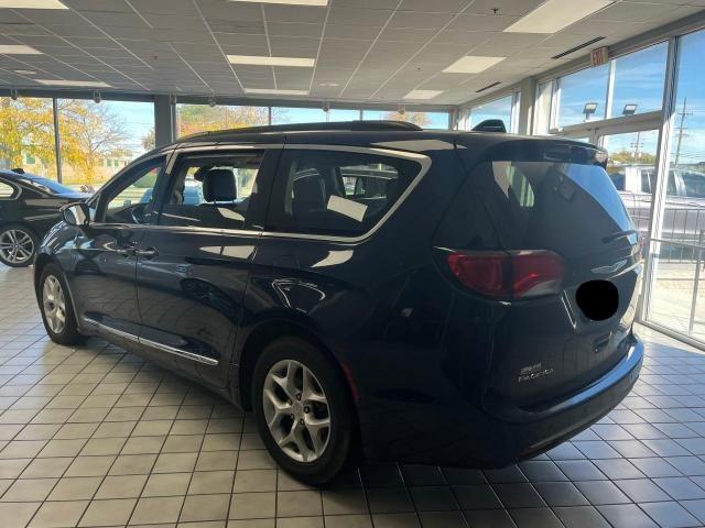 Photo 3 from auction – 2017 CHRYSLER PACIFICA T with VIN 2C4RC1BG4HR634556
