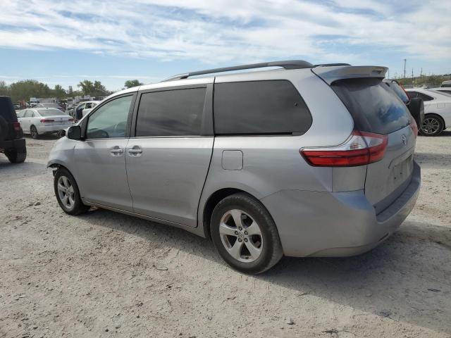 Photo 2 from auction – 2017 TOYOTA SIENNA LE with VIN 5TDKZ3DC8HS883553