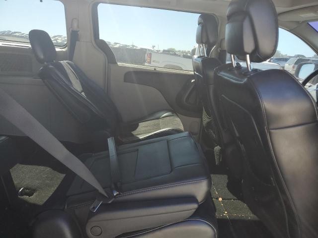 Photo 11 from auction – 2014 CHRYSLER TOWN & COU with VIN 2C4RC1CG0ER313303