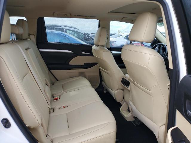 Фото 11 с аукциона – 2018 TOYOTA HIGHLANDER с VIN 5TDKZRFH7JS281633