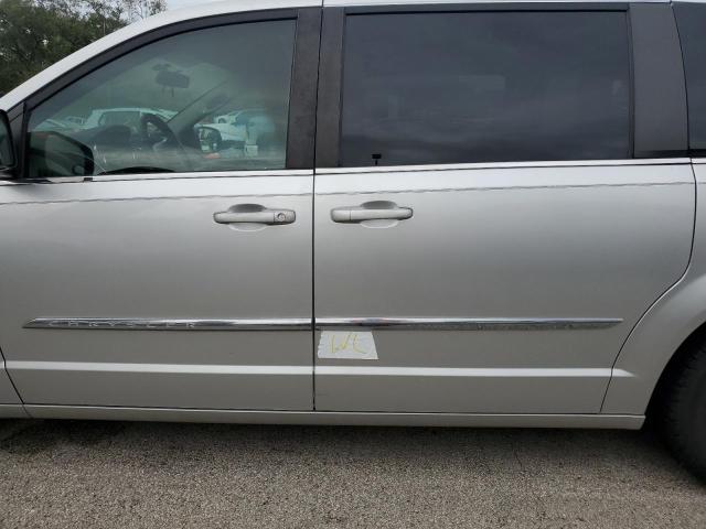 Photo 13 from auction – 2011 CHRYSLER TOWN & COU with VIN 2A4RR5DG3BR771427