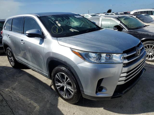 Photo 4 from auction – 2018 TOYOTA HIGHLANDER with VIN 5TDZARFH2JS040357