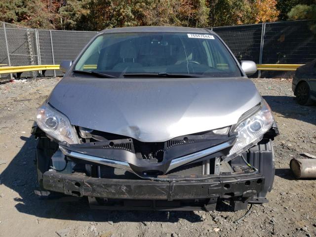 Photo 5 from auction – 2018 TOYOTA SIENNA LE with VIN 5TDKZ3DC0JS958476