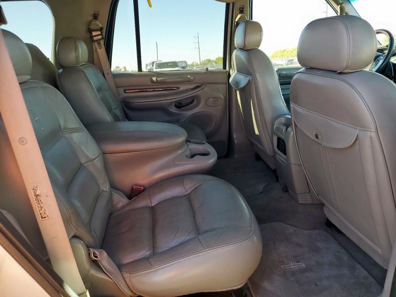 Photo 11 from auction – 2000 LINCOLN NAVIGATOR with VIN 5LMRU27A7YLJ14473