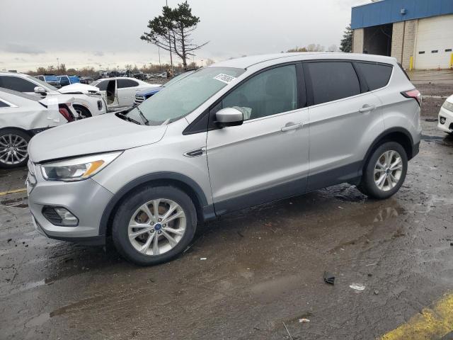 FORD ESCAPE 2017 مع رقم تعريف المركبة 1FMCU0GD7HUD58223 - صورة من المزاد