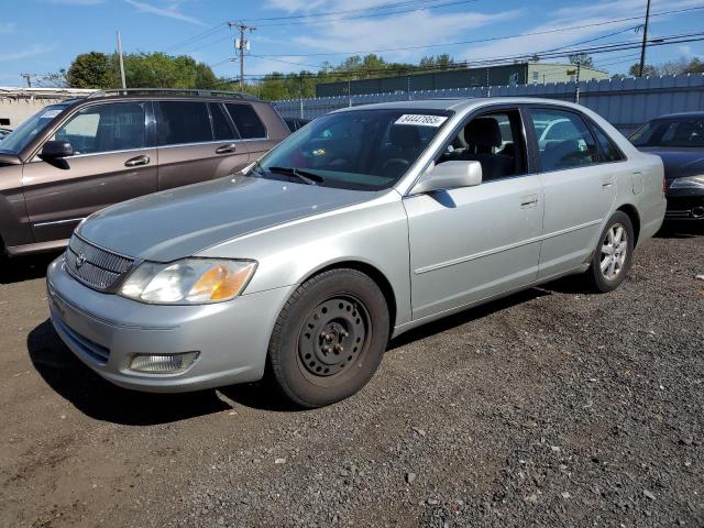 TOYOTA AVALON XL 2000 with VIN 4T1BF28B5YU073986 - Photo from auction