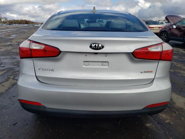 Foto 6 de la subasta – 2016 KIA FORTE con VIN KNAFX4A61G5498137
