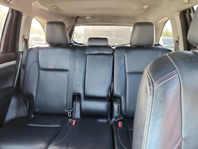 Photo 10 from auction – 2014 TOYOTA HIGHLANDER with VIN 5TDJKRFHXES036931