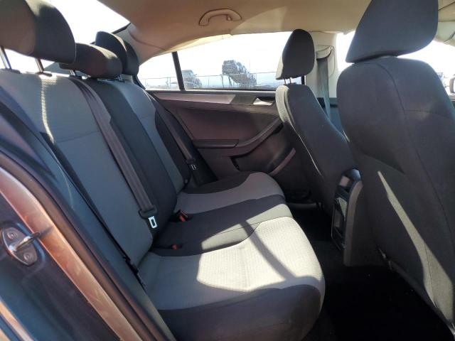 Photo 10 from auction – 2018 VOLKSWAGEN JETTA S with VIN 3VW2B7AJ4JM251635