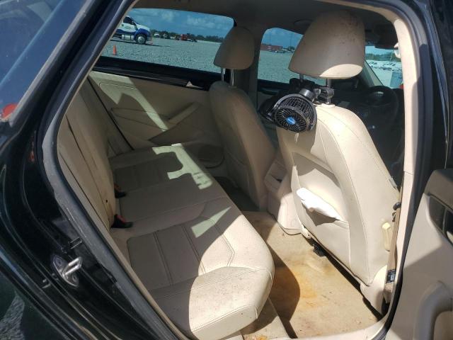 Photo 10 from auction – 2015 VOLKSWAGEN PASSAT with VIN 1VWAT7A34FC114729