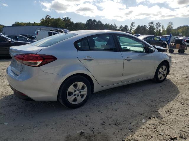 Photo 3 from auction – 2017 KIA FORTE LX with VIN 3KPFL4A7XHE043462