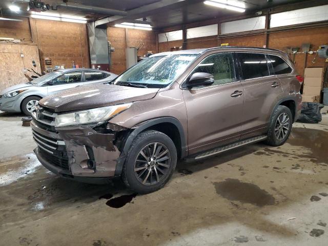 TOYOTA HIGHLANDER 2018 with VIN 5TDKZRFHXJS272649 - Photo from auction