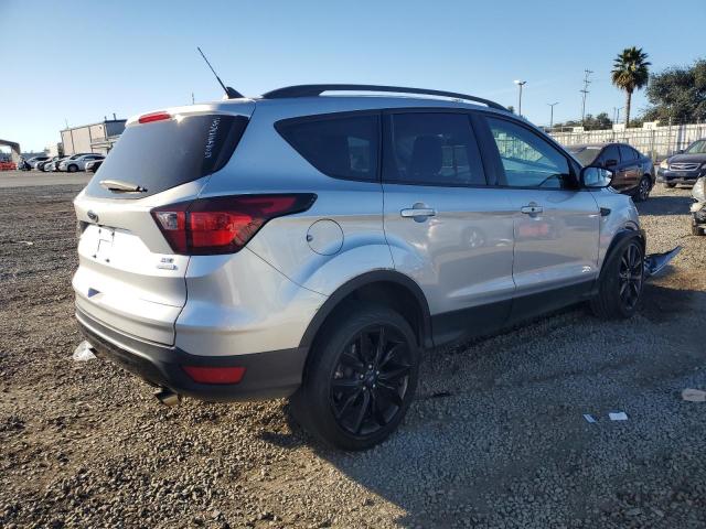 Photo 3 from auction – 2019 FORD ESCAPE SE with VIN 1FMCU0GD2KUB09416