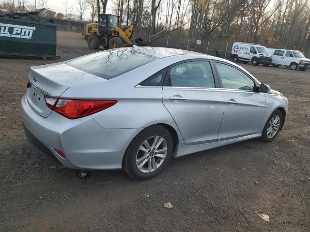 Photo 3 from auction – 2014 HYUNDAI SONATA GLS with VIN 5NPEB4AC9EH861011