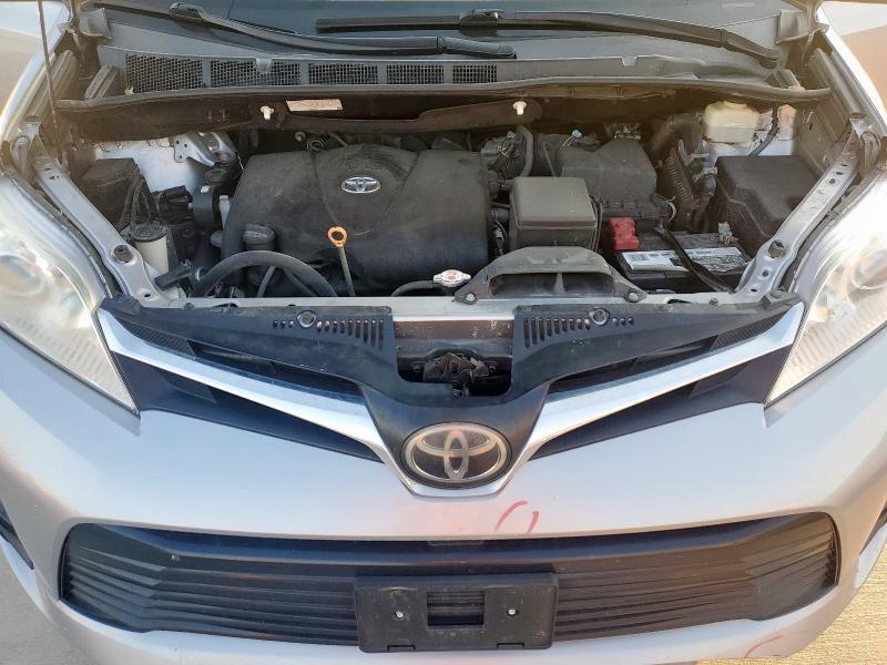 Photo 12 from auction – 2018 TOYOTA SIENNA LE with VIN 5TDKZ3DC7JS901370