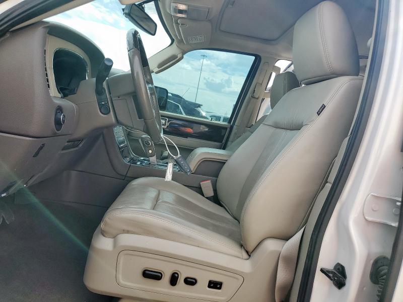 Photo 7 from auction – 2017 LINCOLN NAVIGATOR with VIN 5LMJJ2HT8HEL10044