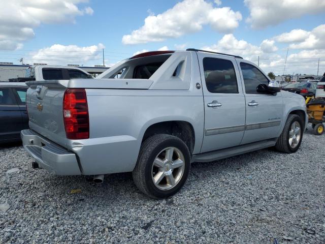 Photo 3 from auction – 2013 CHEVROLET AVALANCHE with VIN 3GNMCEE04DG265527