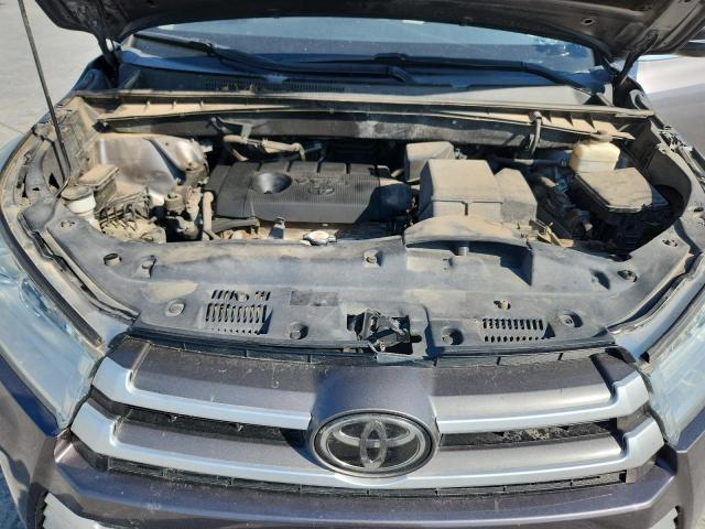Photo 11 from auction – 2017 TOYOTA HIGHLANDER with VIN 5TDZARFH2HS032415