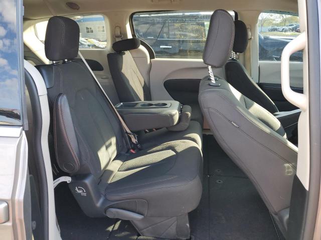Photo 11 from auction – 2018 CHRYSLER PACIFICA LX with VIN 2C4RC1CG5JR100955