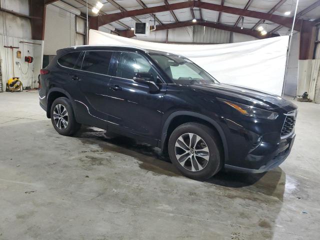 Photo 4 from auction – 2022 TOYOTA HIGHLANDER with VIN 5TDGZRBH6NS234739