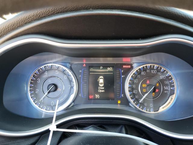 Photo 9 from auction – 2015 CHRYSLER 200 with VIN 1C3CCCABXFN688935