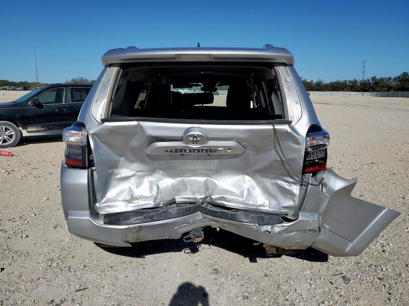 Photo 6 from auction – 2017 TOYOTA 4RUNNER SR with VIN JTEZU5JR7H5155774