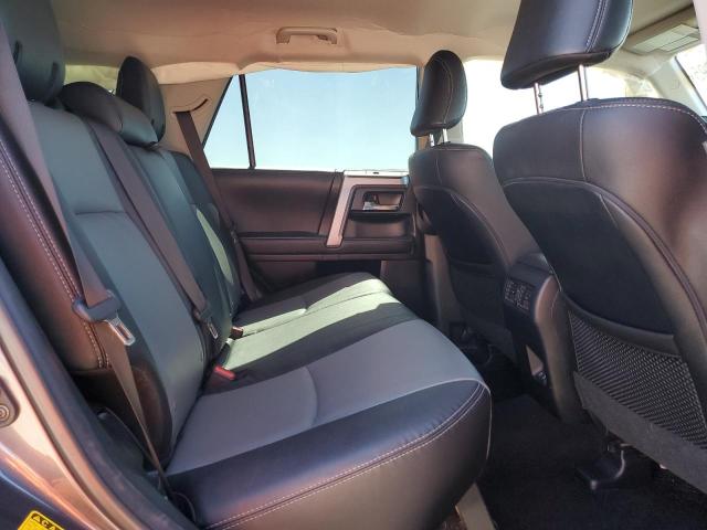 Photo 11 from auction – 2022 TOYOTA 4RUNNER SR with VIN JTENU5JR4N6020157
