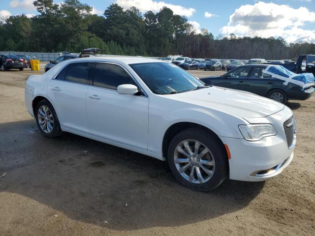 Photo 4 from auction – 2017 CHRYSLER 300 LIMITE with VIN 2C3CCARGXHH610364