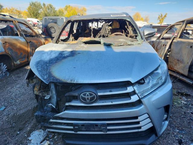 Photo 5 from auction – 2018 TOYOTA HIGHLANDER with VIN 5TDJZRFH0JS533167