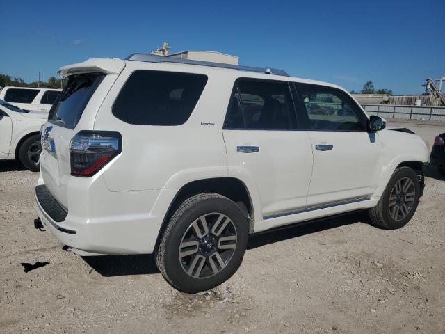 Photo 3 from auction – 2017 TOYOTA 4RUNNER SR with VIN JTEBU5JR1H5440262