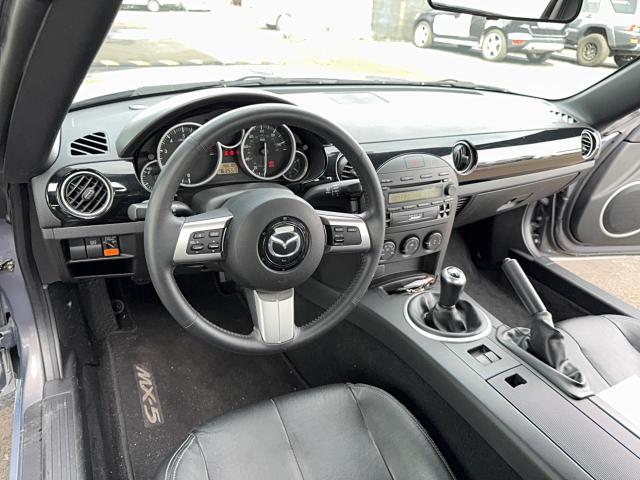 Photo 9 from auction – 2006 MAZDA MX-5 MIATA with VIN JM1NC25F460108880