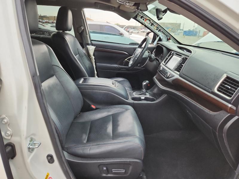 Photo 7 from auction – 2016 TOYOTA HIGHLANDER with VIN 5TDDKRFH2GS285708