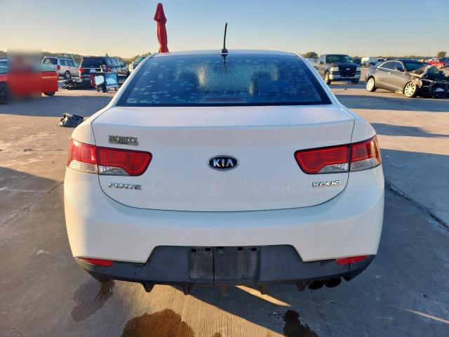 Photo 6 from auction – 2010 KIA FORTE KOUP with VIN KNAFU6A25A5126597