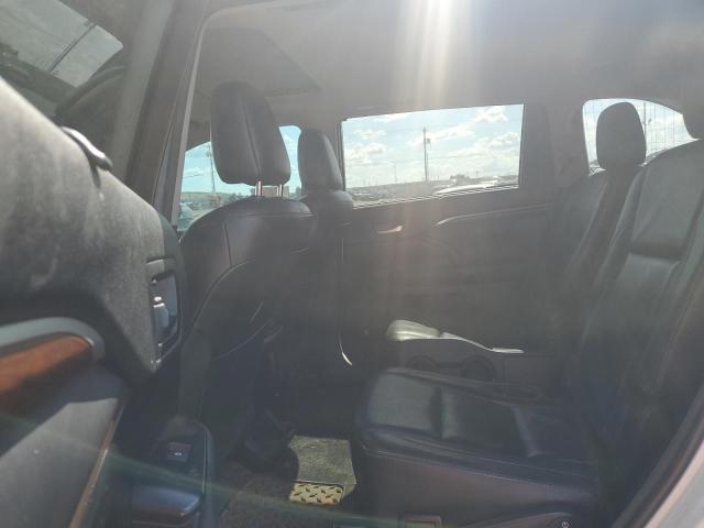 Photo 11 from auction – 2016 TOYOTA HIGHLANDER with VIN 5TDYKRFH4GS152420