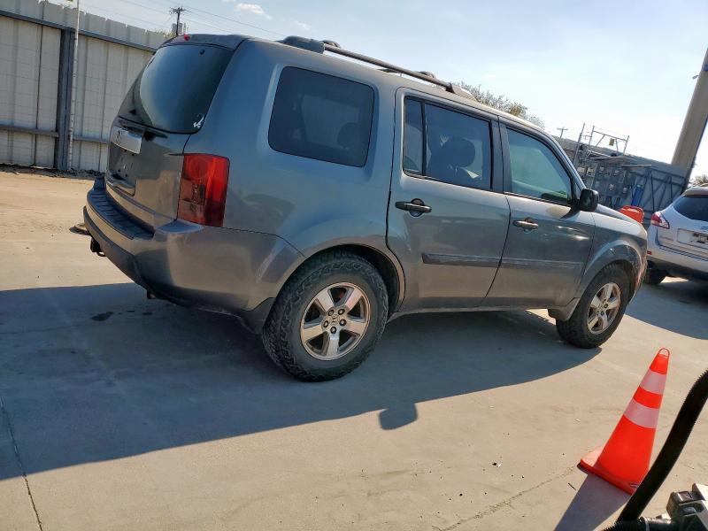Photo 3 from auction – 2011 HONDA PILOT LX with VIN 5FNYF3H22BB025642